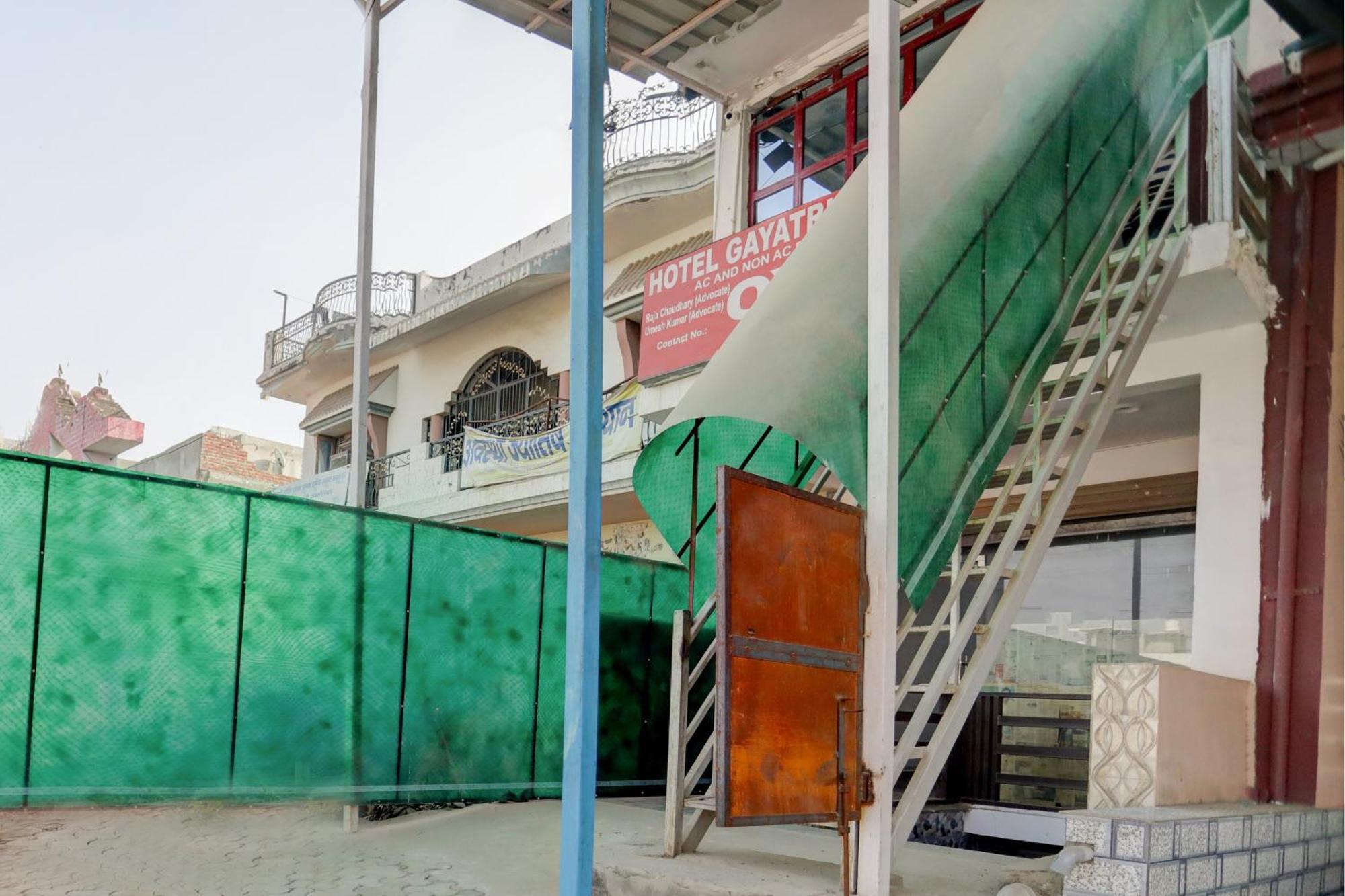 Hotel O Gayatri Palace Harduaganj Exterior photo